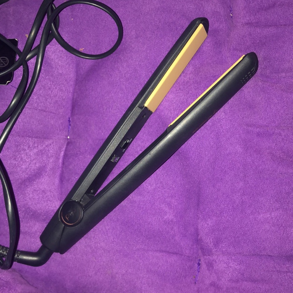 GHD Straightener